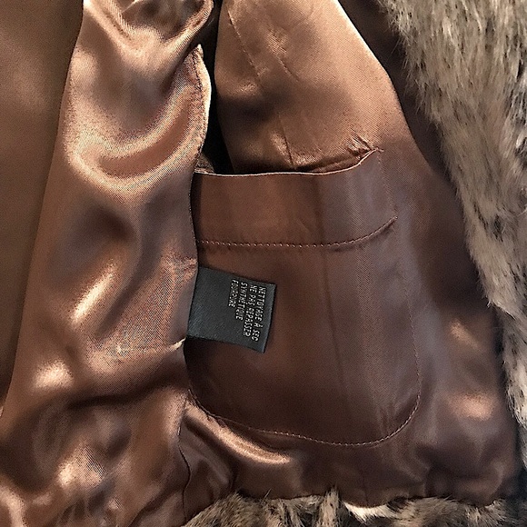 LAUREN RALPH LAUREN FAUX FUR VEST - Picture 5 of 6